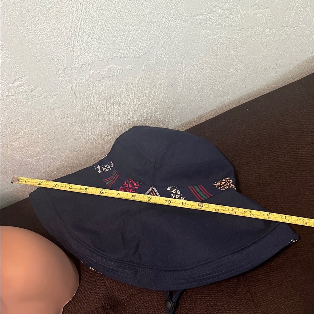 #1623+ Women’s Navy Reversible Sun Hat with Chin Strap - Picture 4 of 7